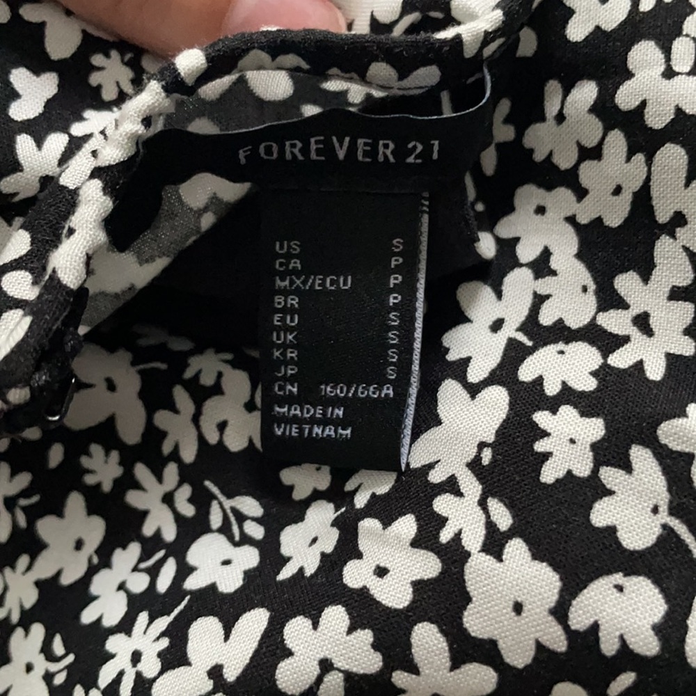Floral Romper - Picture 6 of 6
